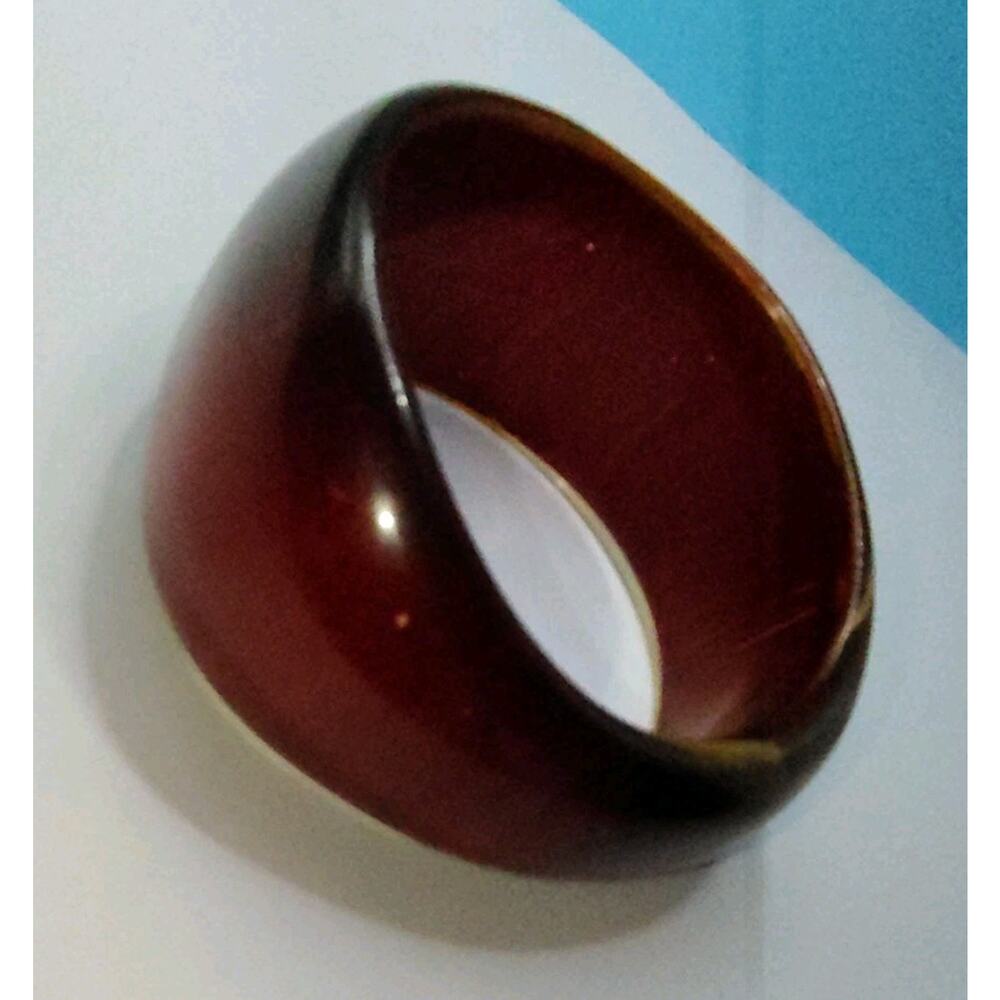 Vintage Lucite Chunky Ambertone and Burgundy Chunky Wavy Bangle Bracelet